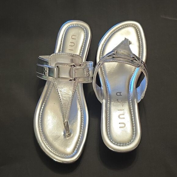BRAND NEW UNISA METALLIC MULE THONG WOMEN'S SANDALD - Picture 4 of 15